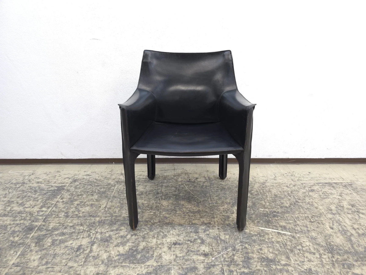 The Cab 413 chair by Cassina, a masterpiece of Italian design
