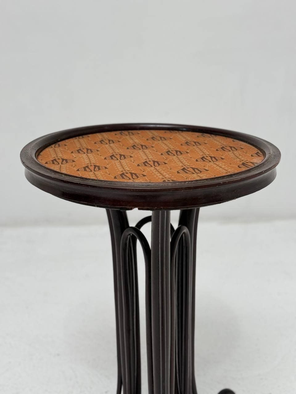 Original Thonet brothers coffee table, manufactured in Vienna circa 1900