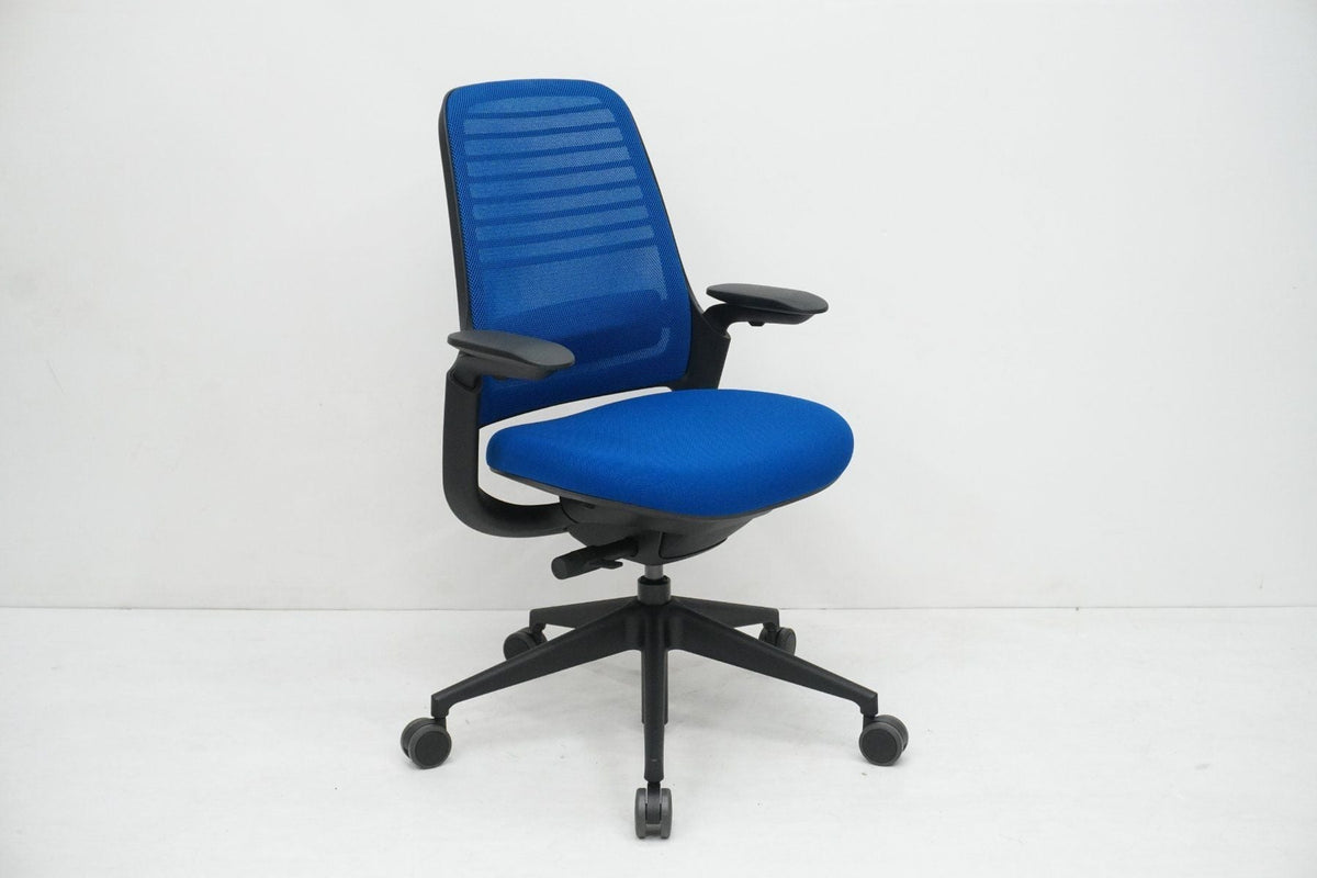 Steelcase Series 1 - Ergonomic swivel office chair with mesh back