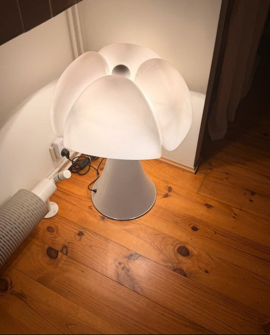 Pipistrello lamp by Gae Aulenti