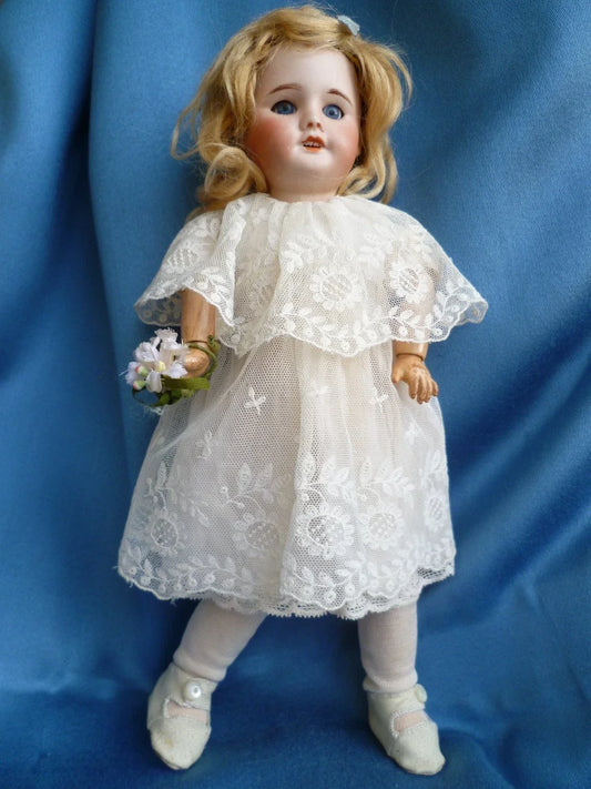 Myette doll from the Lisette magazine, issue no. 1 of 1921