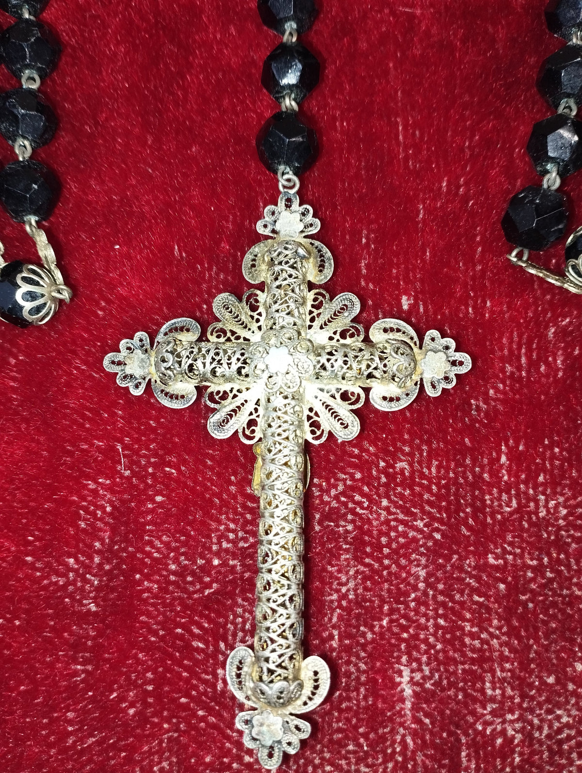 ANTIQUE ROSARY OF ELISABETH. SILVER FILIGREE AND CRYSTAL. 20TH CENTURY