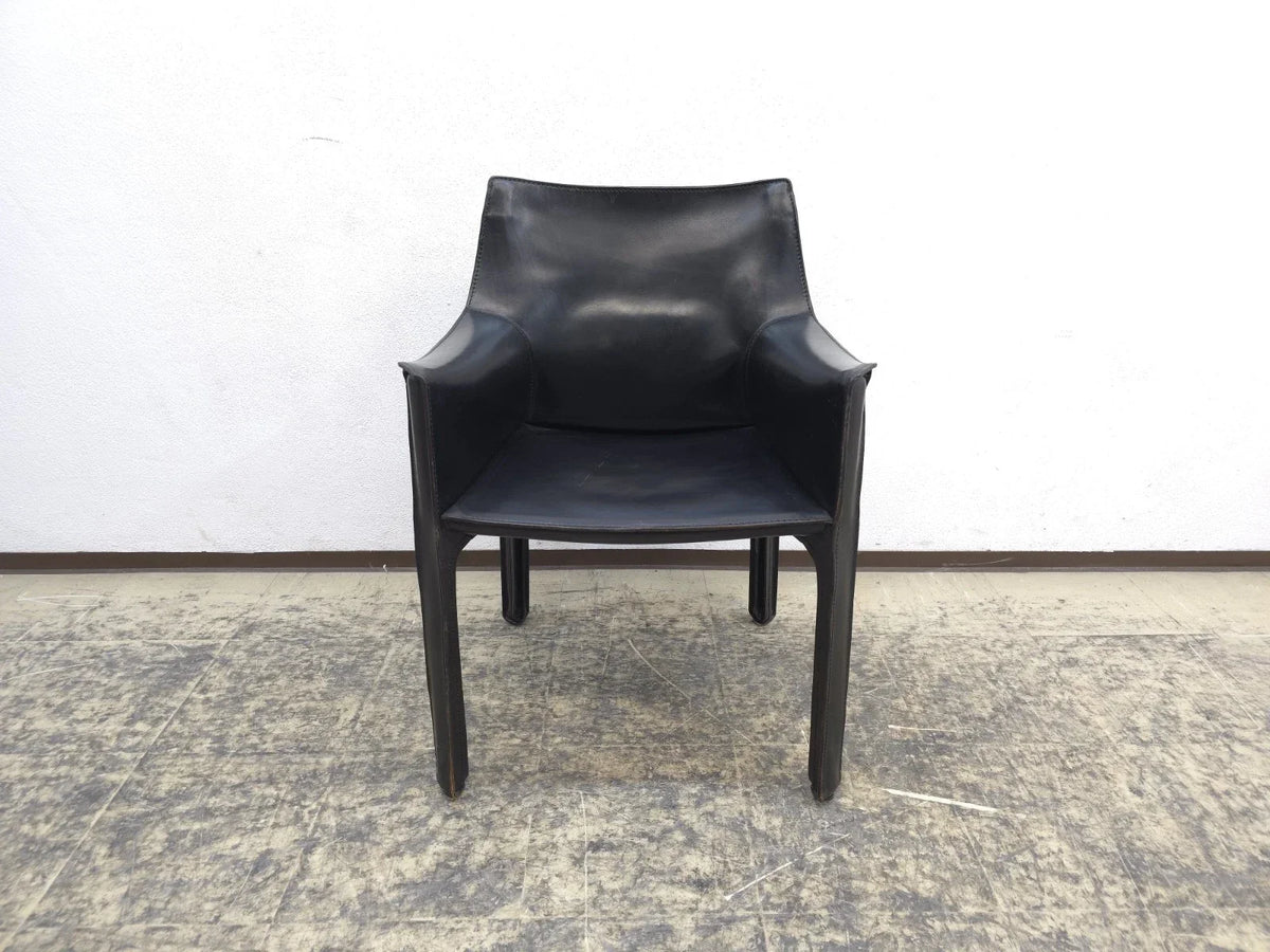 The Cab 413 chair by Cassina, a masterpiece of Italian design