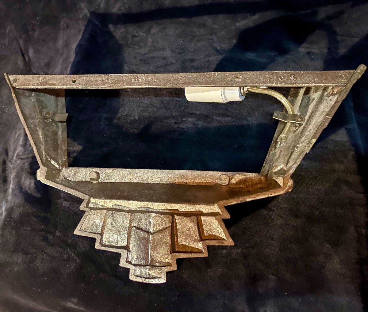 Wall sconce signed by P. Maynadier, 1930s.