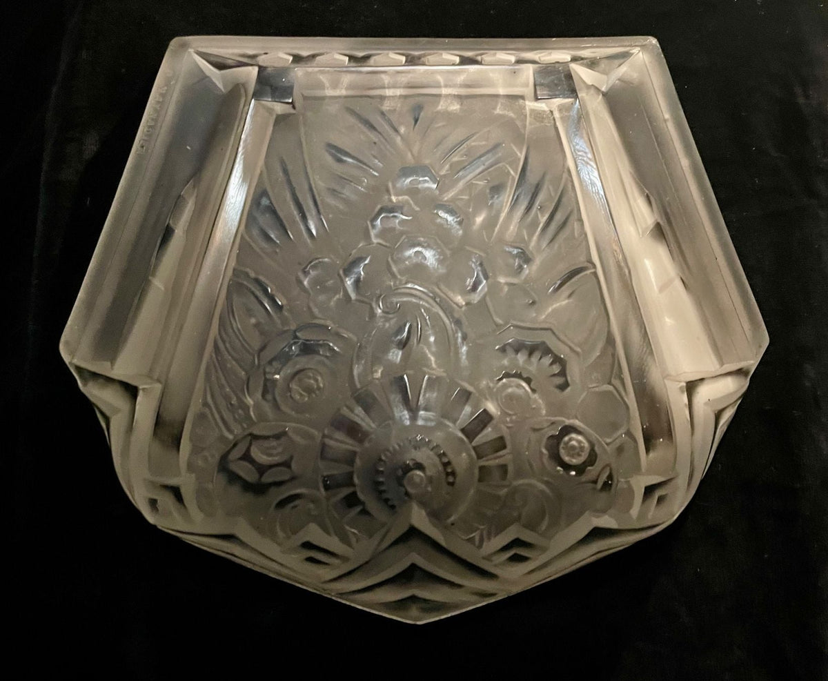Wall sconce signed by P. Maynadier, 1930s.