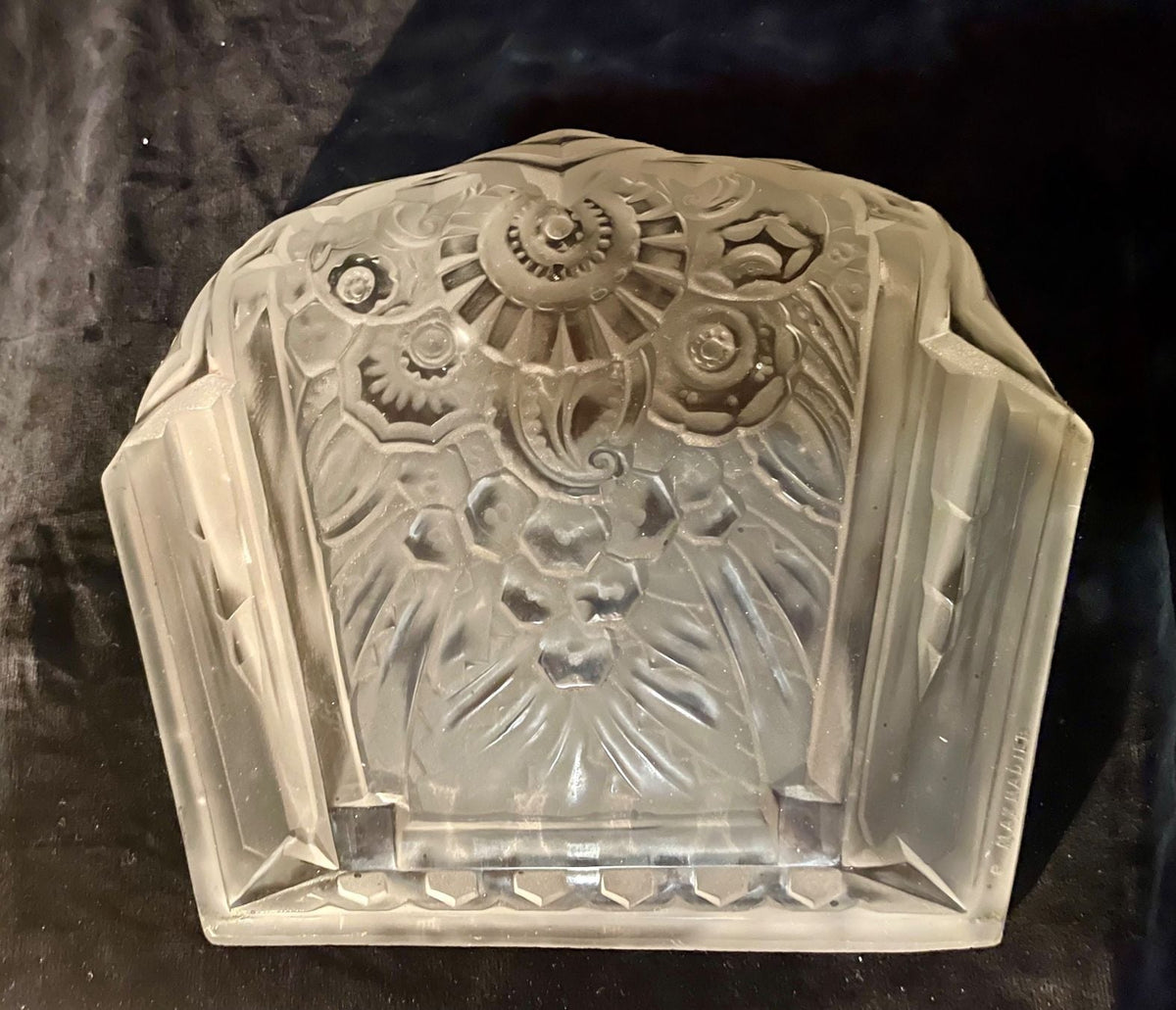 Wall sconce signed by P. Maynadier, 1930s.
