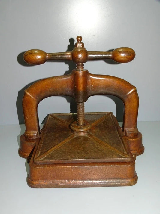 Antique bookbinding press