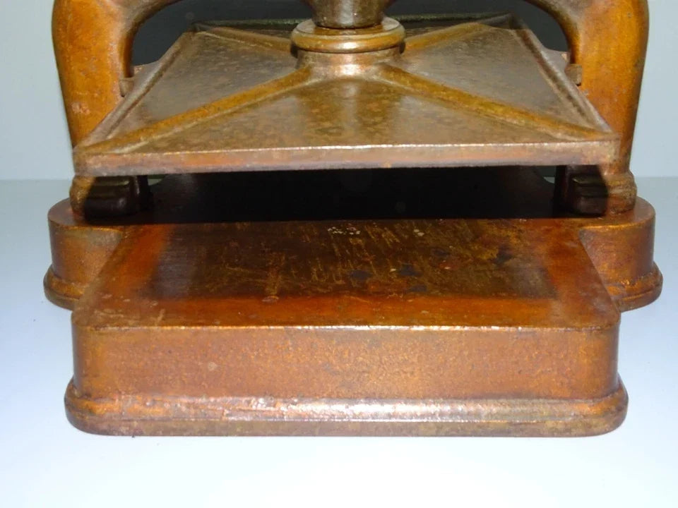 Presse relieur ancienne