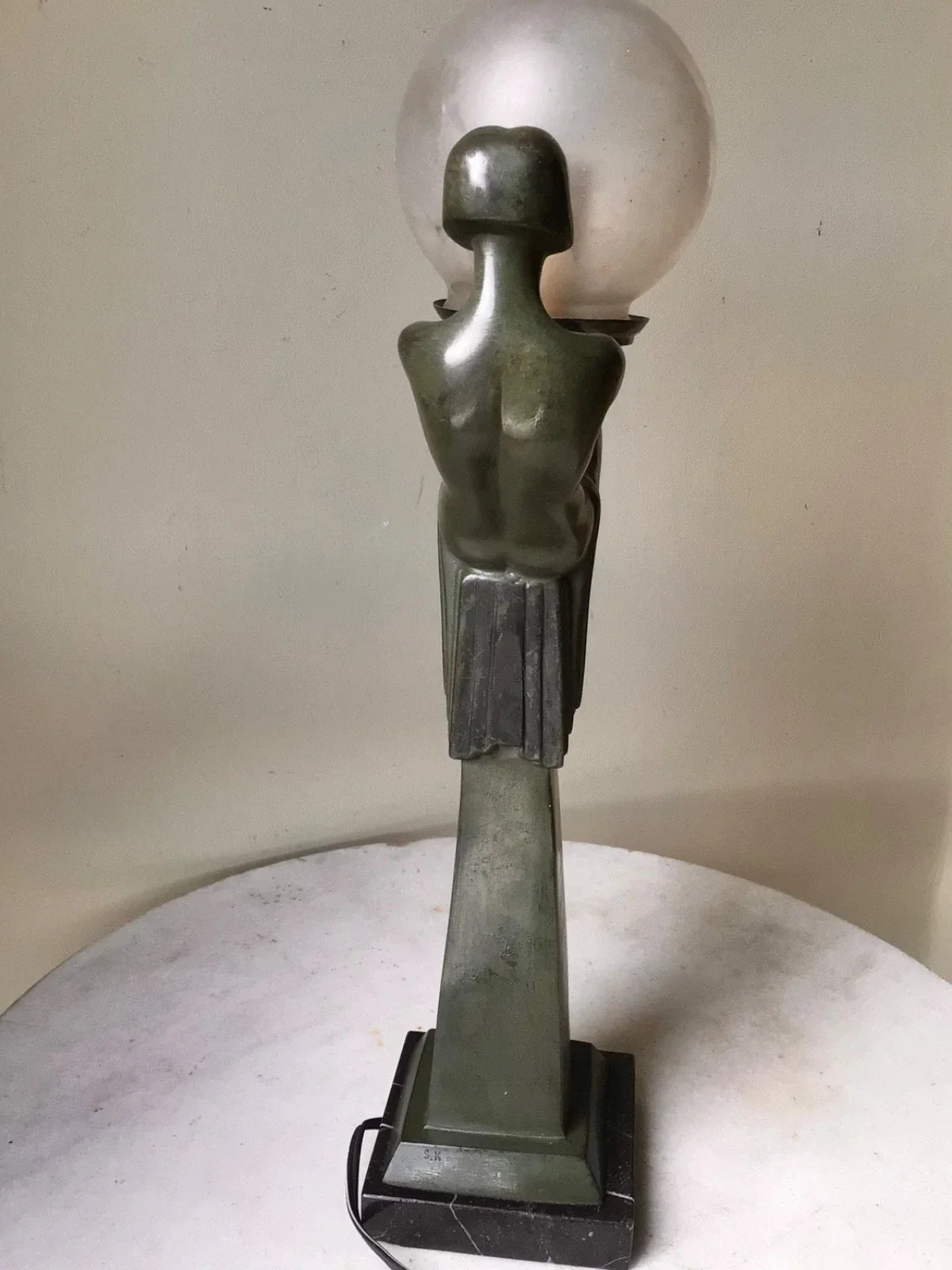 Lampe sculpture énigme
