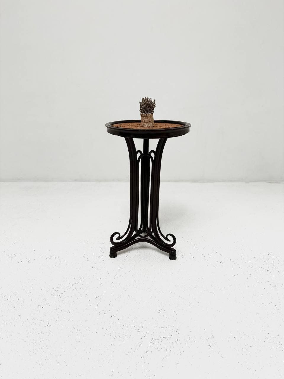 Original Thonet brothers coffee table, manufactured in Vienna circa 1900