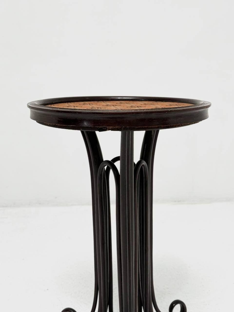 Original Thonet brothers coffee table, manufactured in Vienna circa 1900