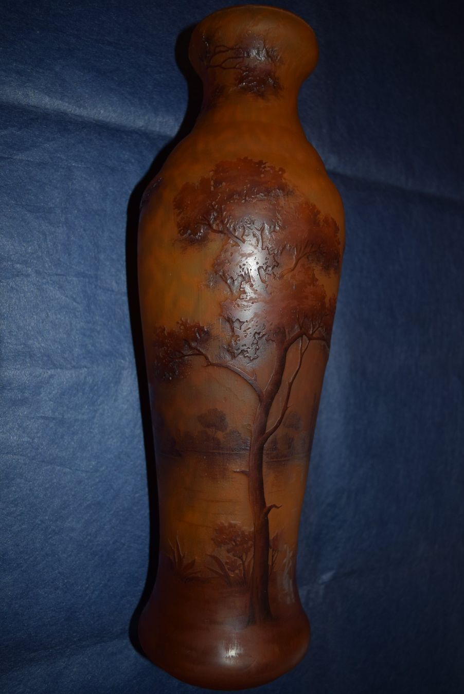 Daum vase, an exceptional piece from the Lorraine manufacture.