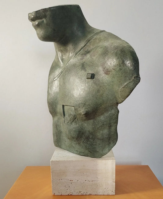 Sculpture en bronze d’asclépios