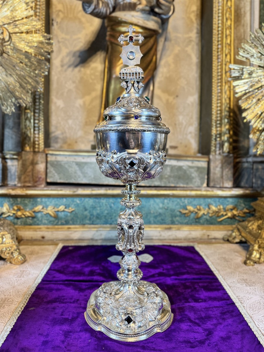 Silver ciborium, cathedral model