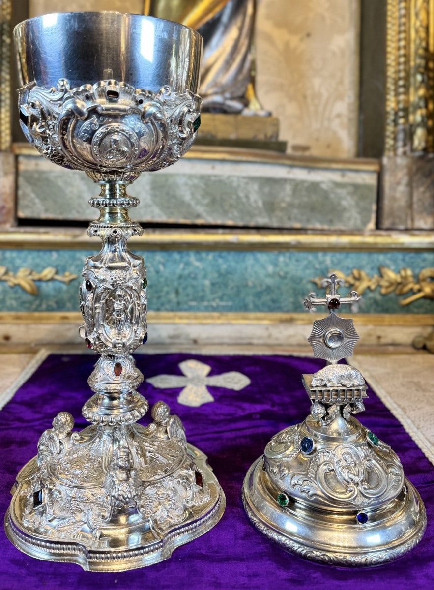Silver ciborium, cathedral model