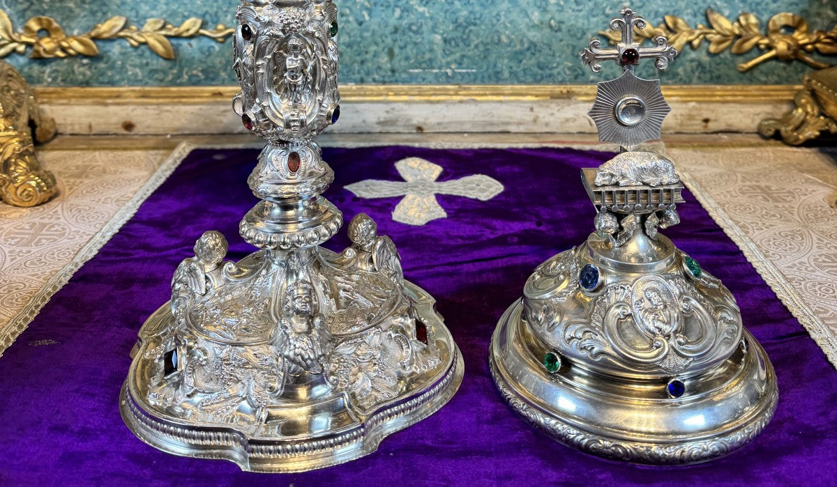 Silver ciborium, cathedral model