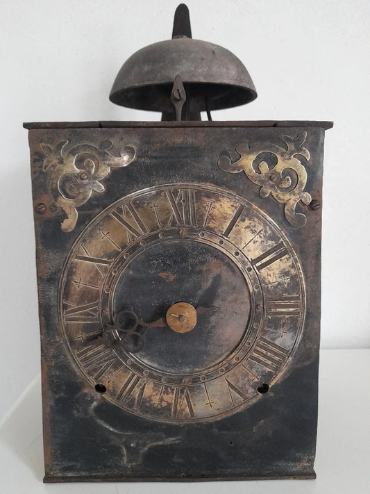 Comtoise clock with single-hand mechanism
