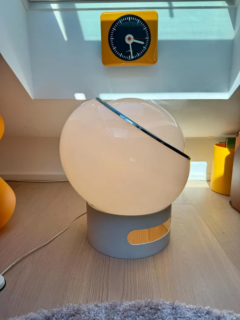 Iconic Big Clan table lamp designed by Studio 6G for Harvey Guzzini and produced by Meblo