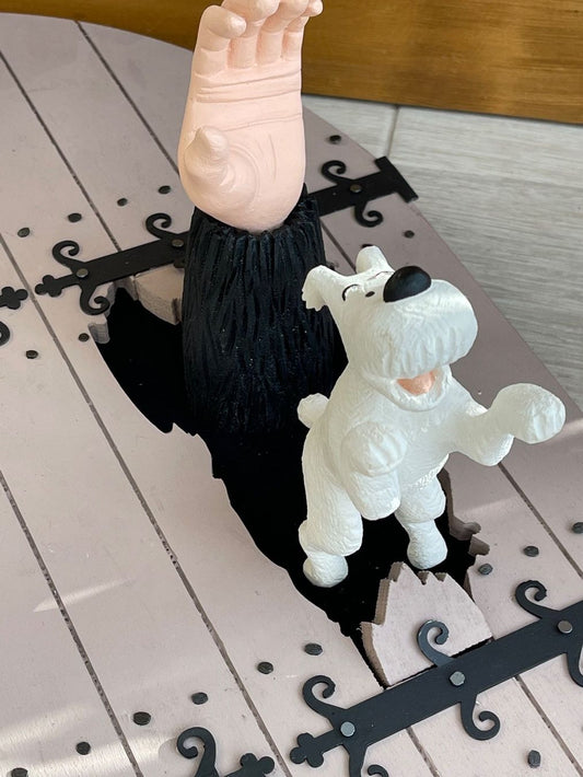 Resin figurine inspired by the album The Black Island