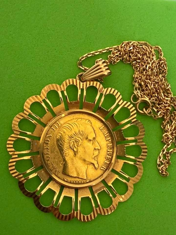 Pendant mounted on an 1854 Napoleon III 20-franc gold coin, gold setting