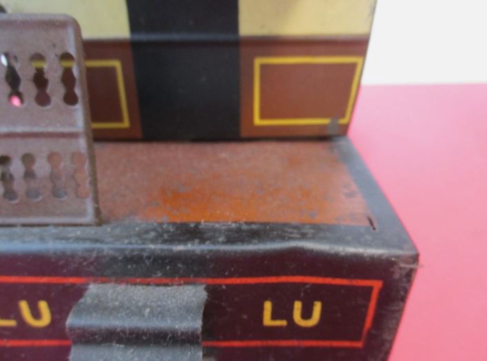 Vintage Lefèvre biscuit tin