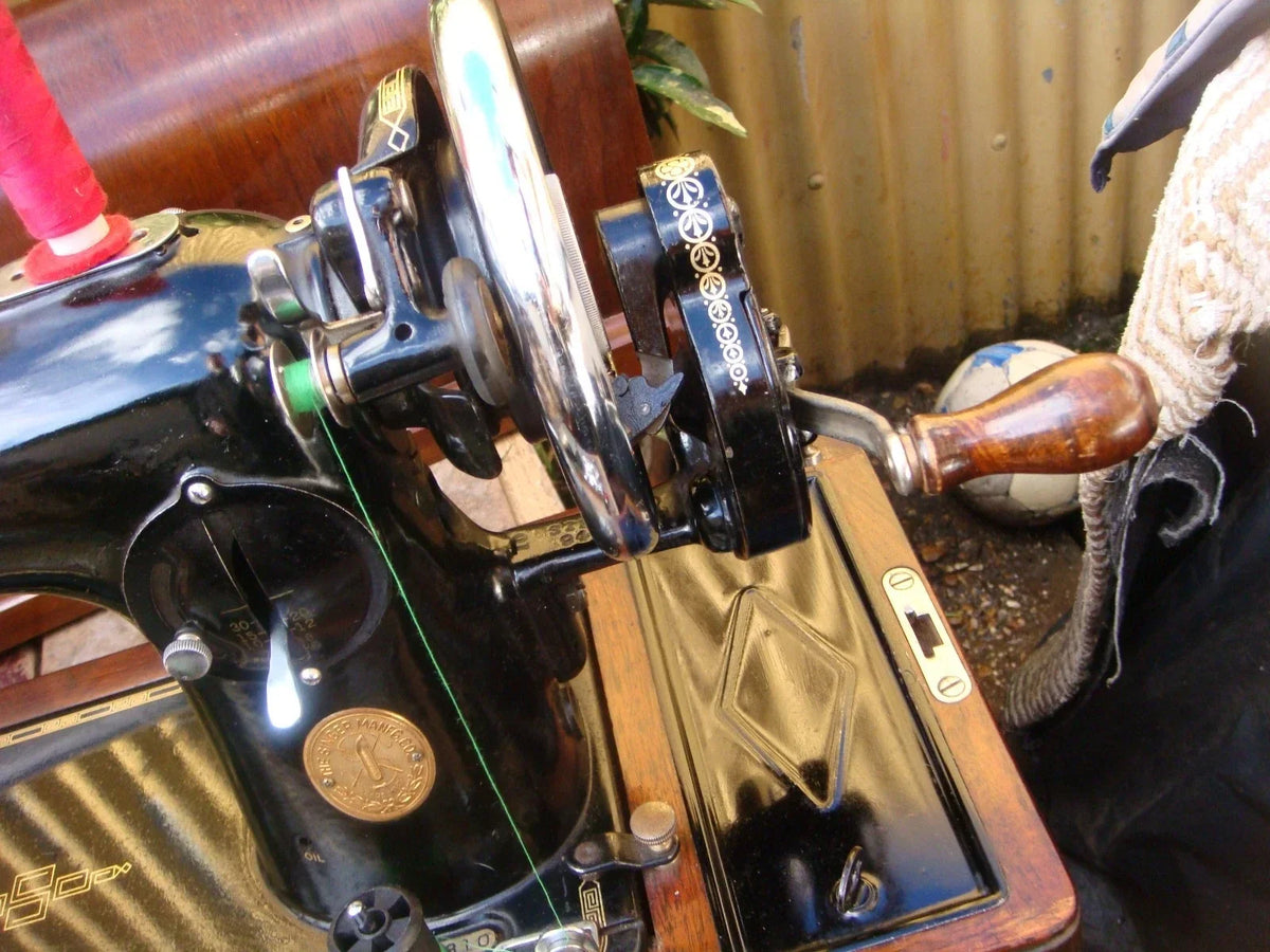 Machine à coudre vintage singer 201k