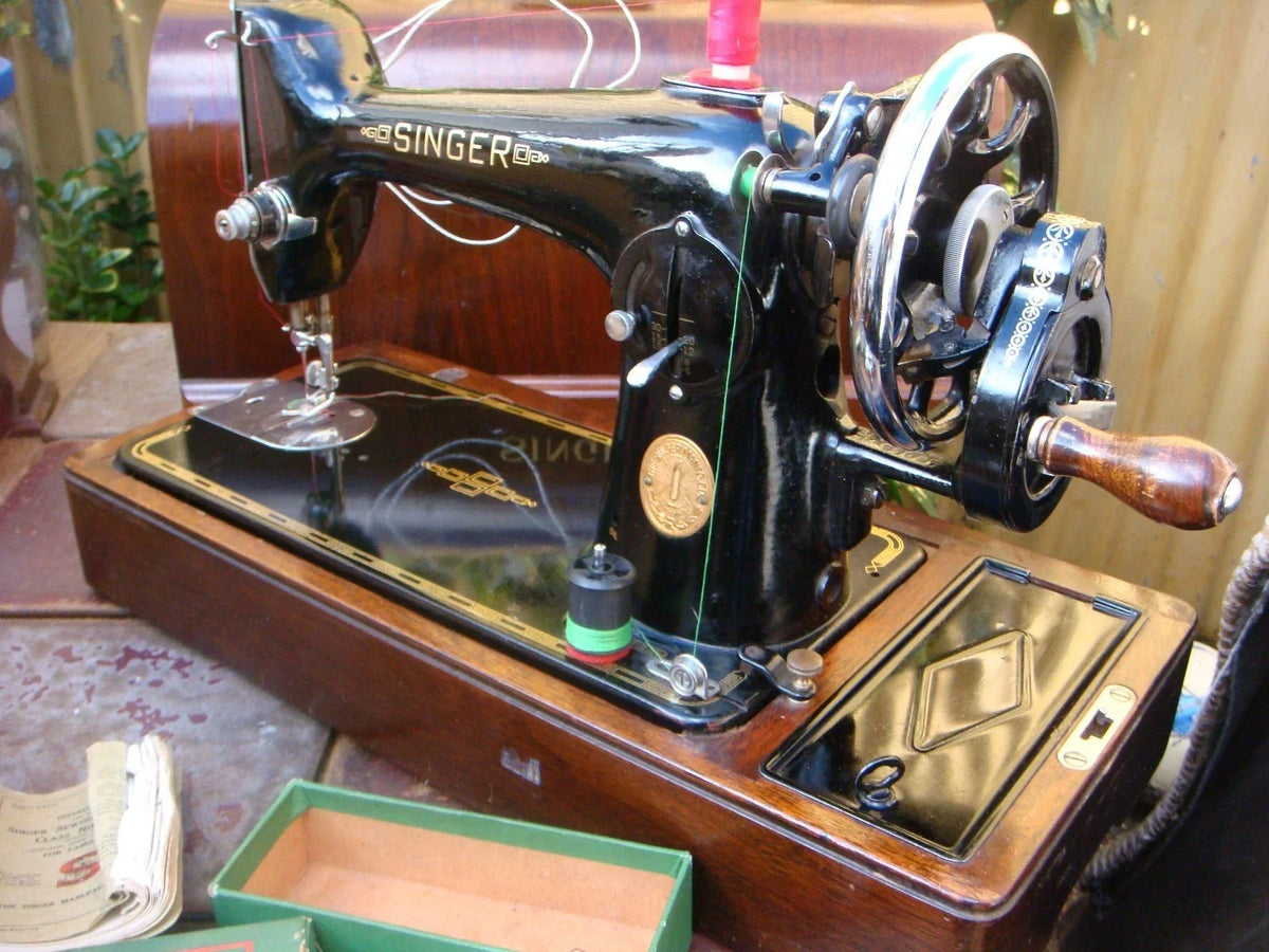 Machine à coudre vintage singer 201k