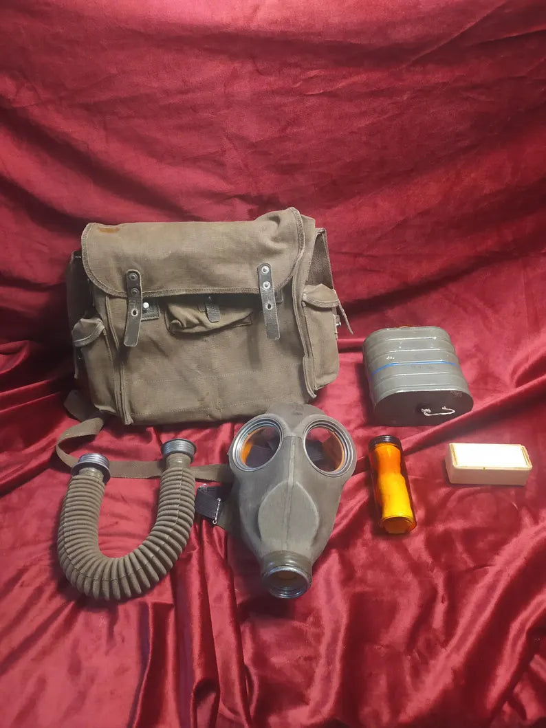 Unused Finnish gas mask