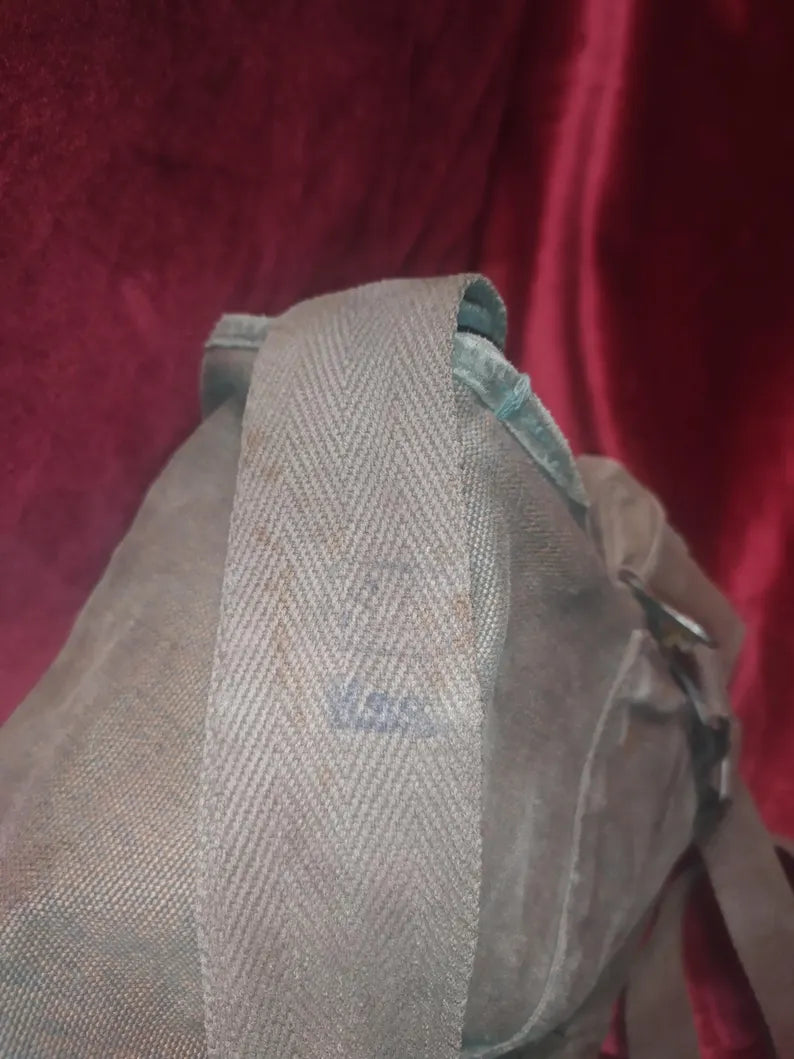 Unused Finnish gas mask