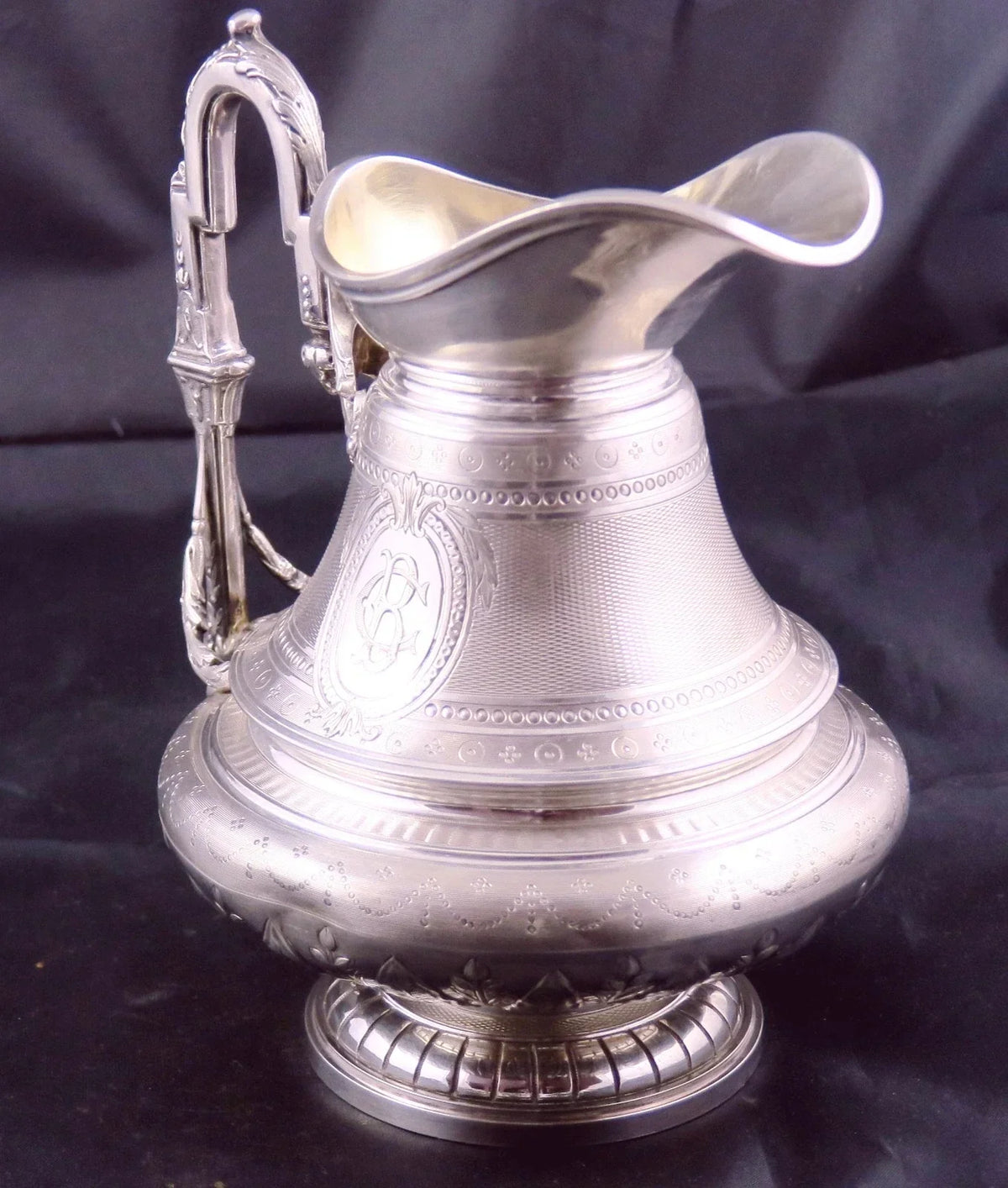Set consisting of a coffee pot, a milk jug and a sugar bowl