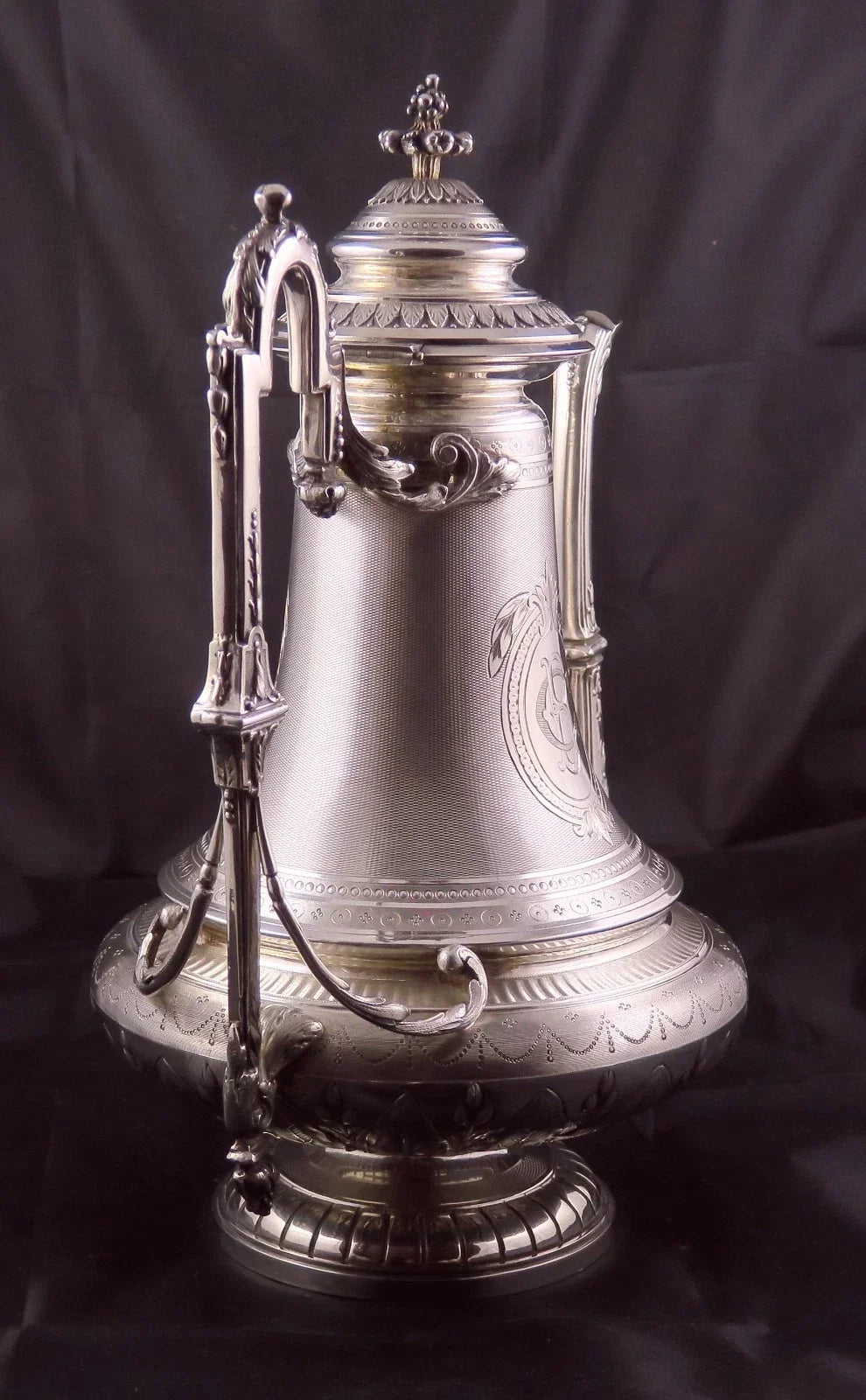 Set consisting of a coffee pot, a milk jug and a sugar bowl