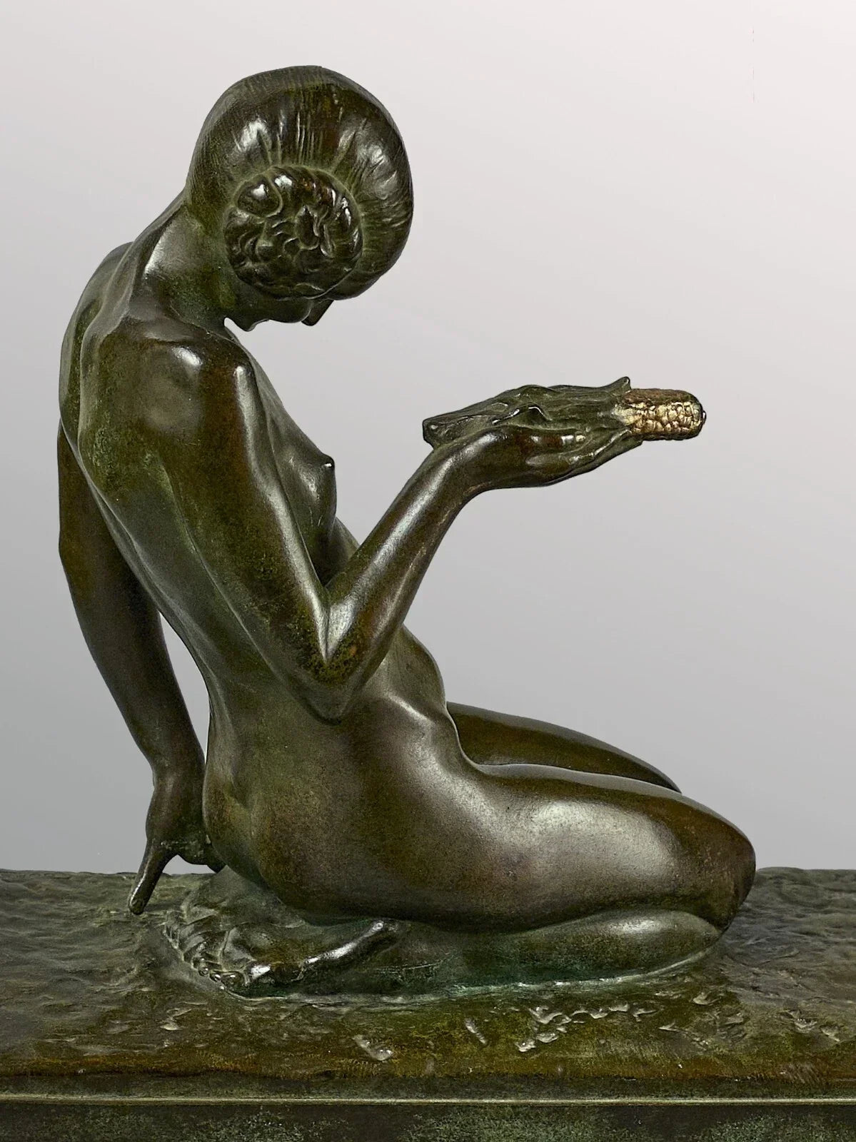 Sculpture en bronze jeune fille au chevreau circa 1926