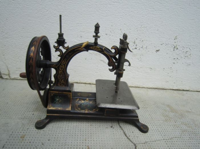 Antique manual sewing machine