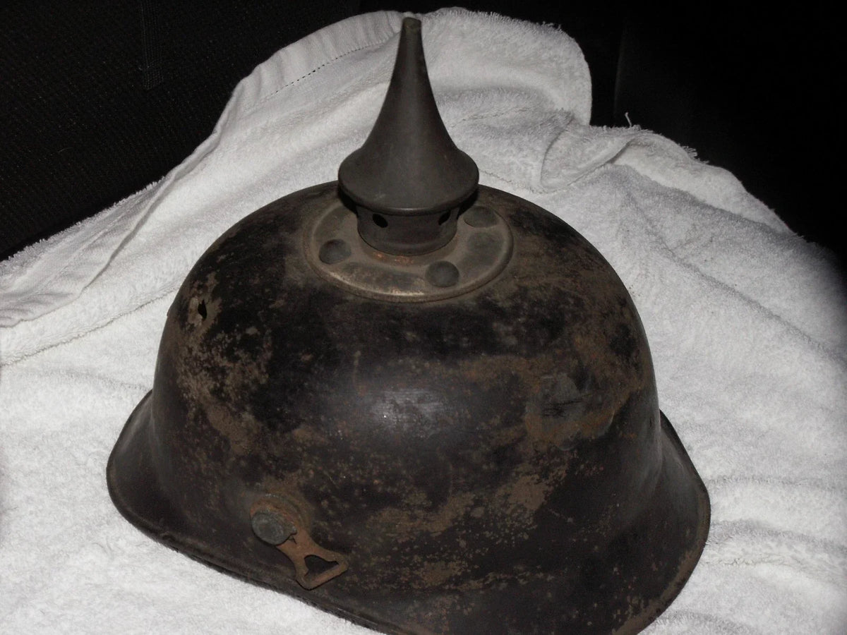 Casque à pointe,spiked helmet,pickelhaube,dans son jus