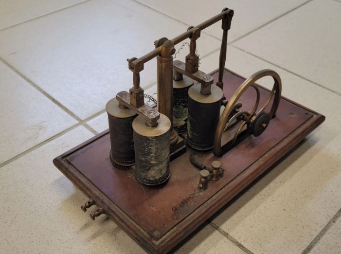 Antique electromagnetic motor machine