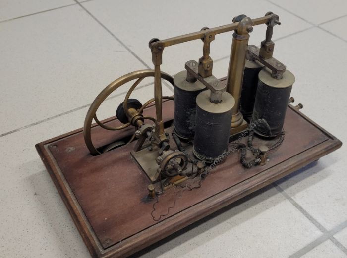 Antique electromagnetic motor machine