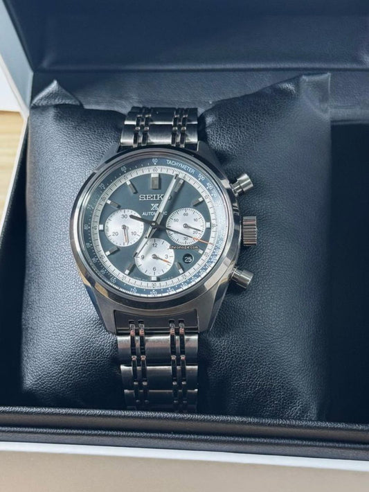 Montre chronographe exceptionnelle Seiko Prospex SRQ049 Panda en édition limitée