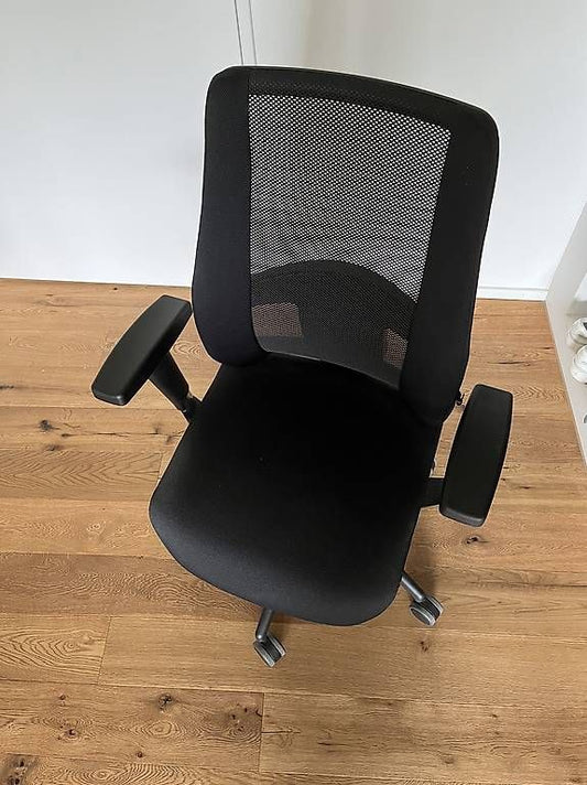 Black office chair