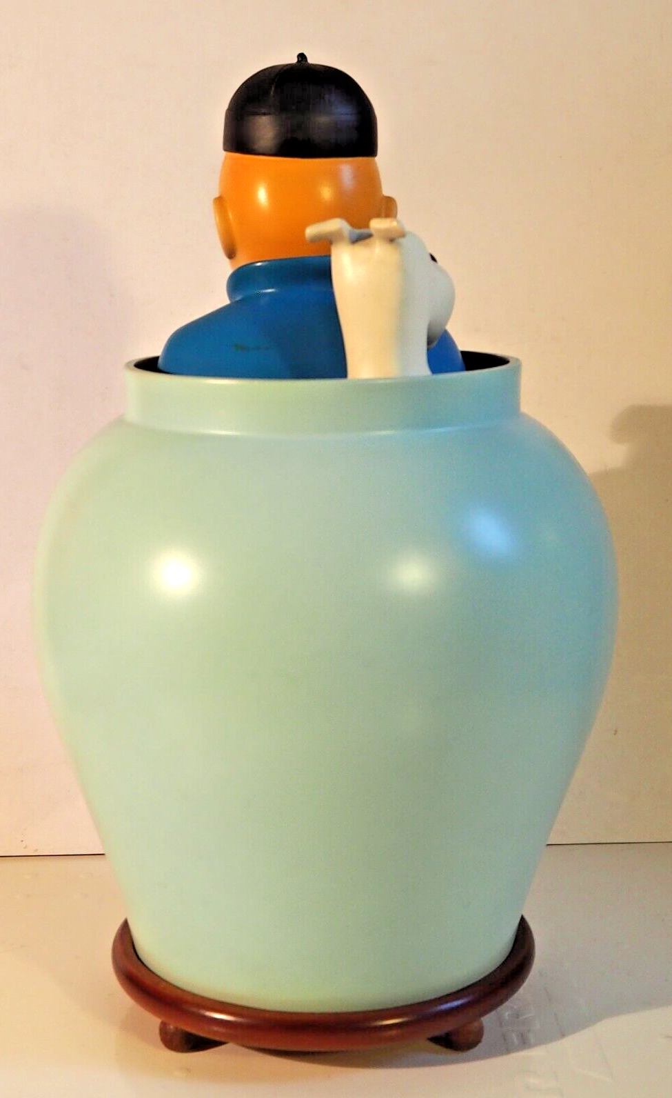 Tintin figurine in the vase