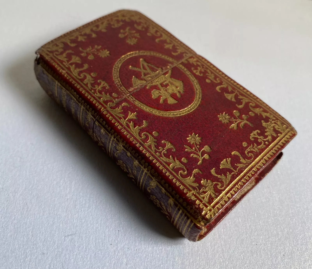 Salt and perfume case