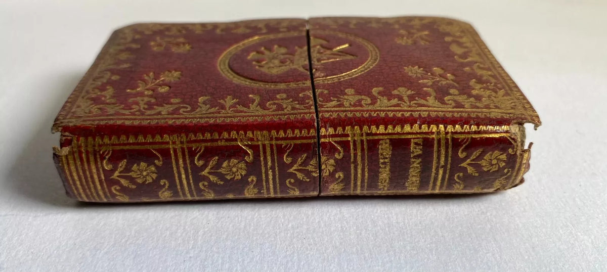 Salt and perfume case