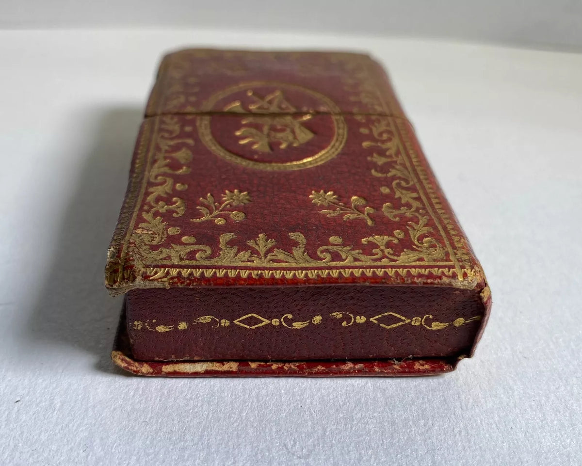 Salt and perfume case