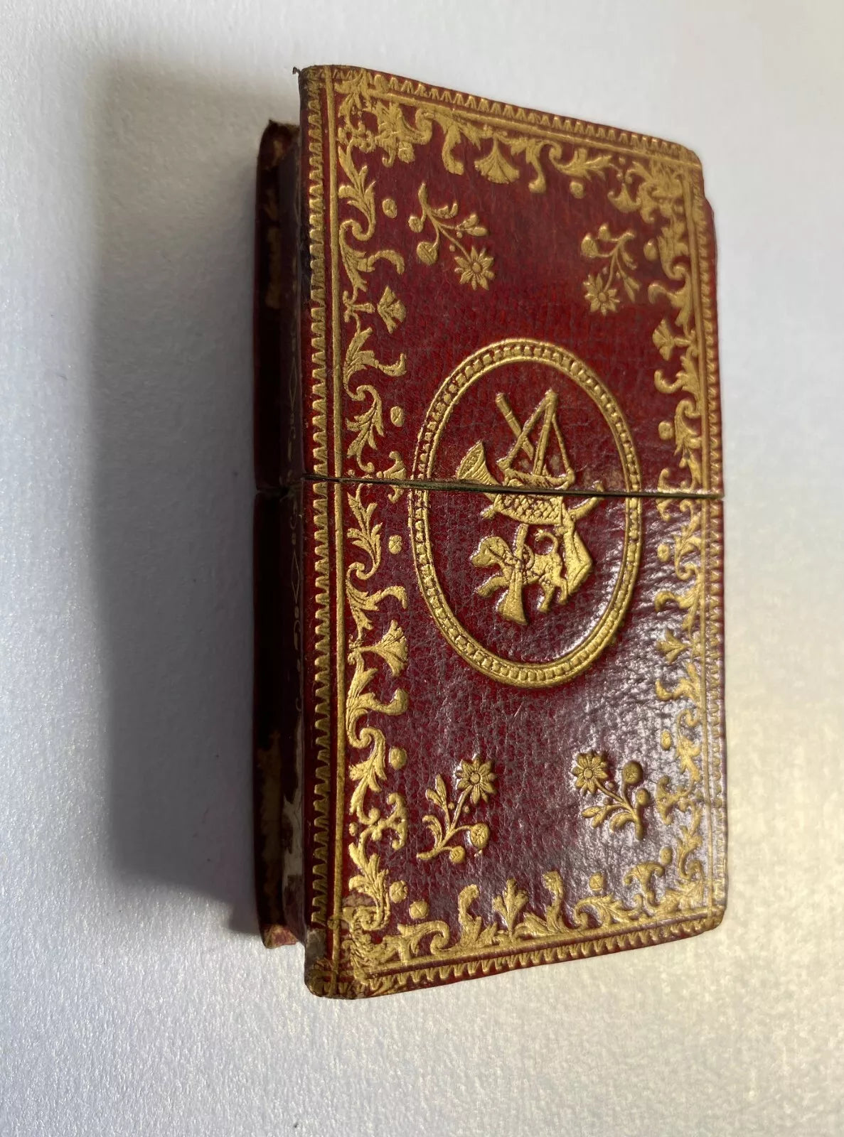Salt and perfume case