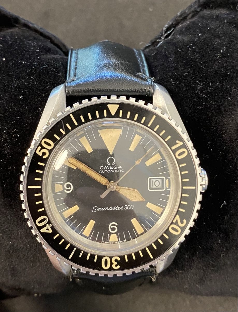 Vintage Omega Seamaster 300 self-winding watch