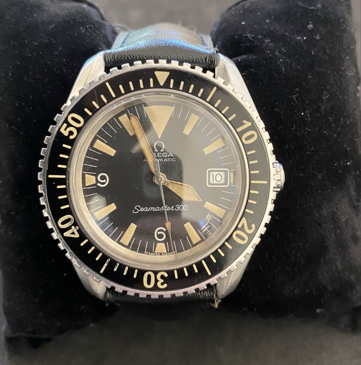 Vintage Omega Seamaster 300 self-winding watch