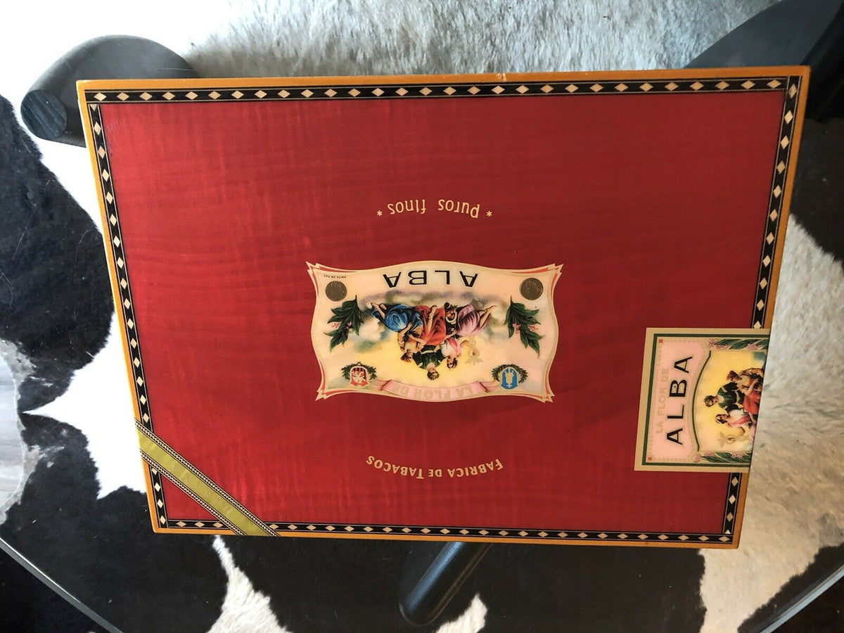 Cigar humidors
