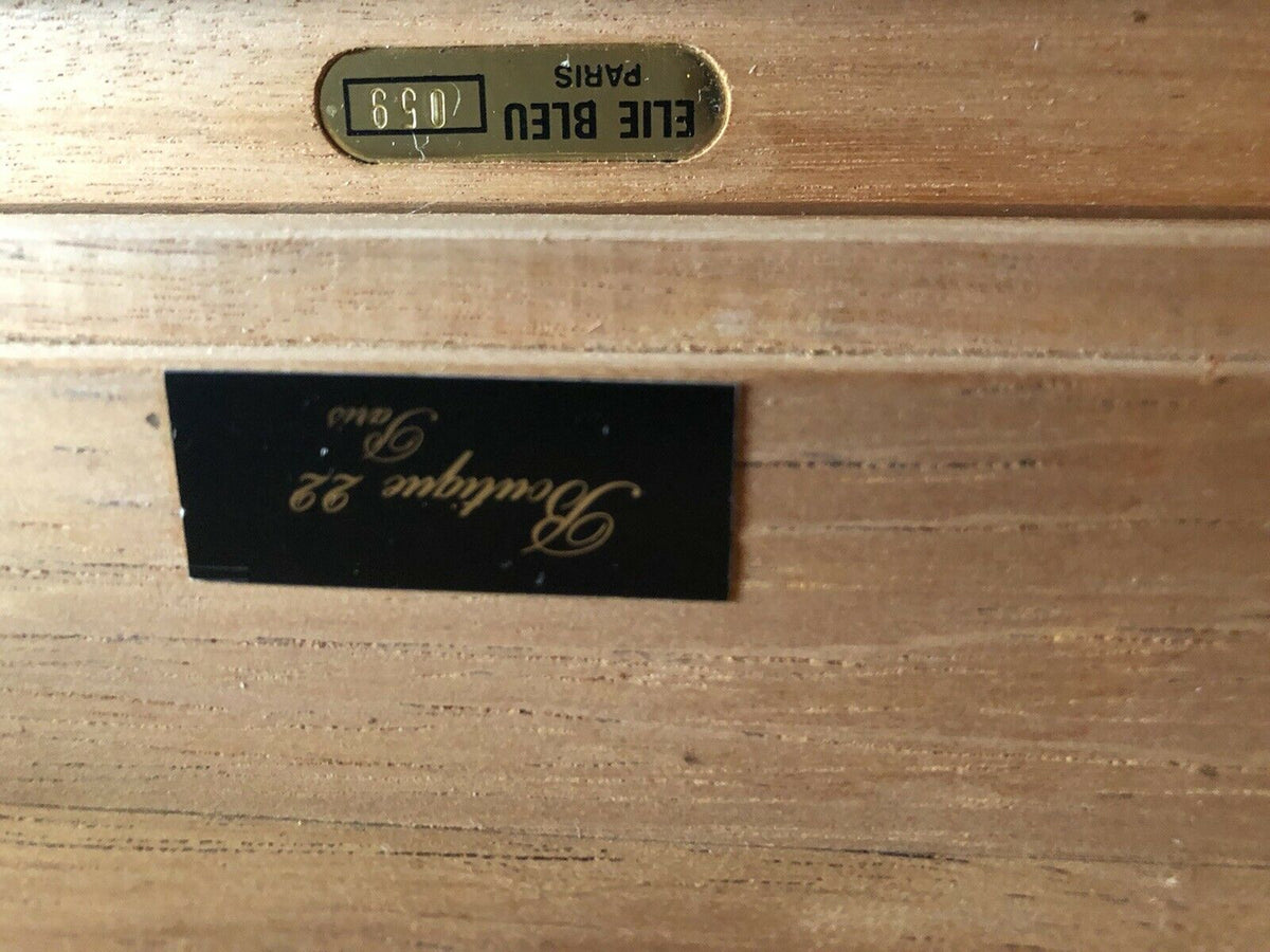 Cigar humidors