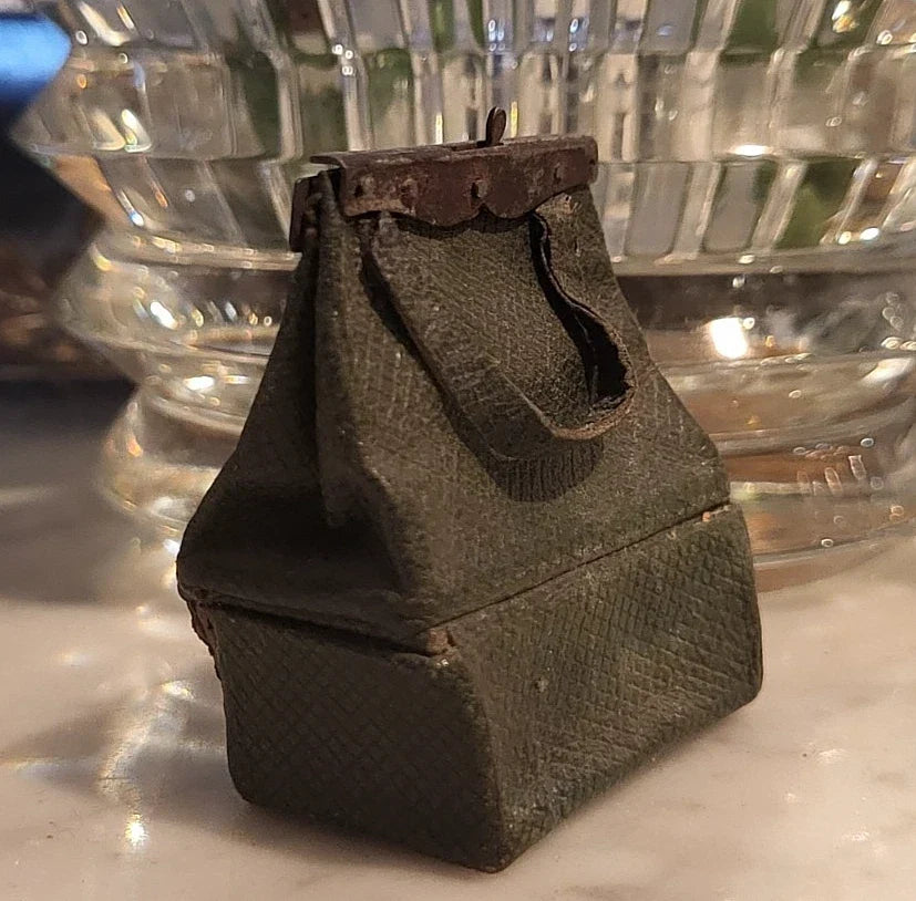 Rare and antique leather travel bag for Bleuette Jumeau Bru doll, circa 1900 HT