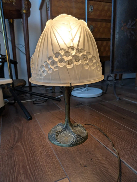 Georges Leleu and Schneider Art Deco lamp