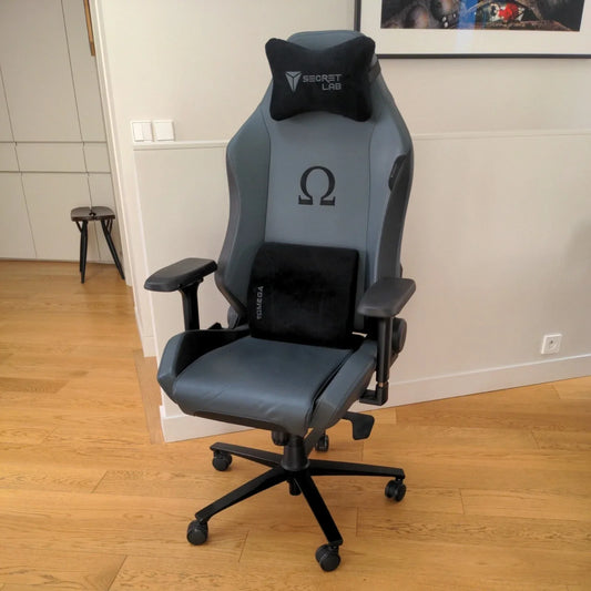 SECRET LAB OMEGA 2020 gaming chair in excellent condition